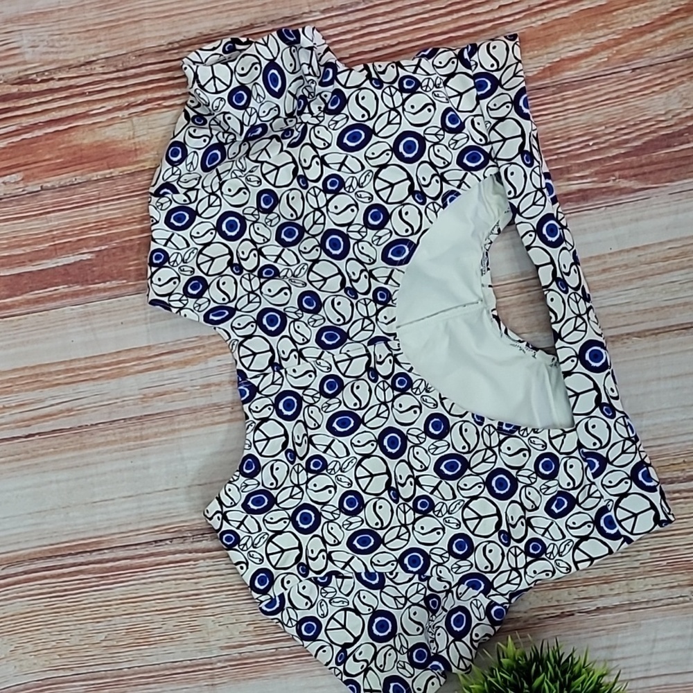 Forever 21 Evil Eye Rash Guard Swim Set - Picture 7 of 13